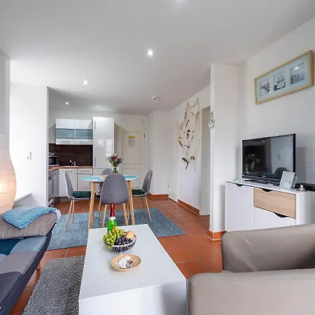 Rugana - Klassik Mit 1 Schlafzimmern Und Terrasse D54